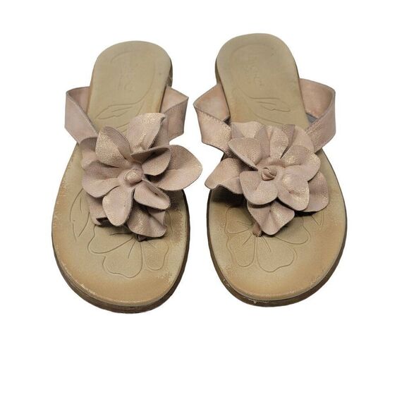 B.O.C. Faux Vegan Leather Flip Flop Sandals 10M  Rose Gold 3D Flower Boho - Picture 1 of 10